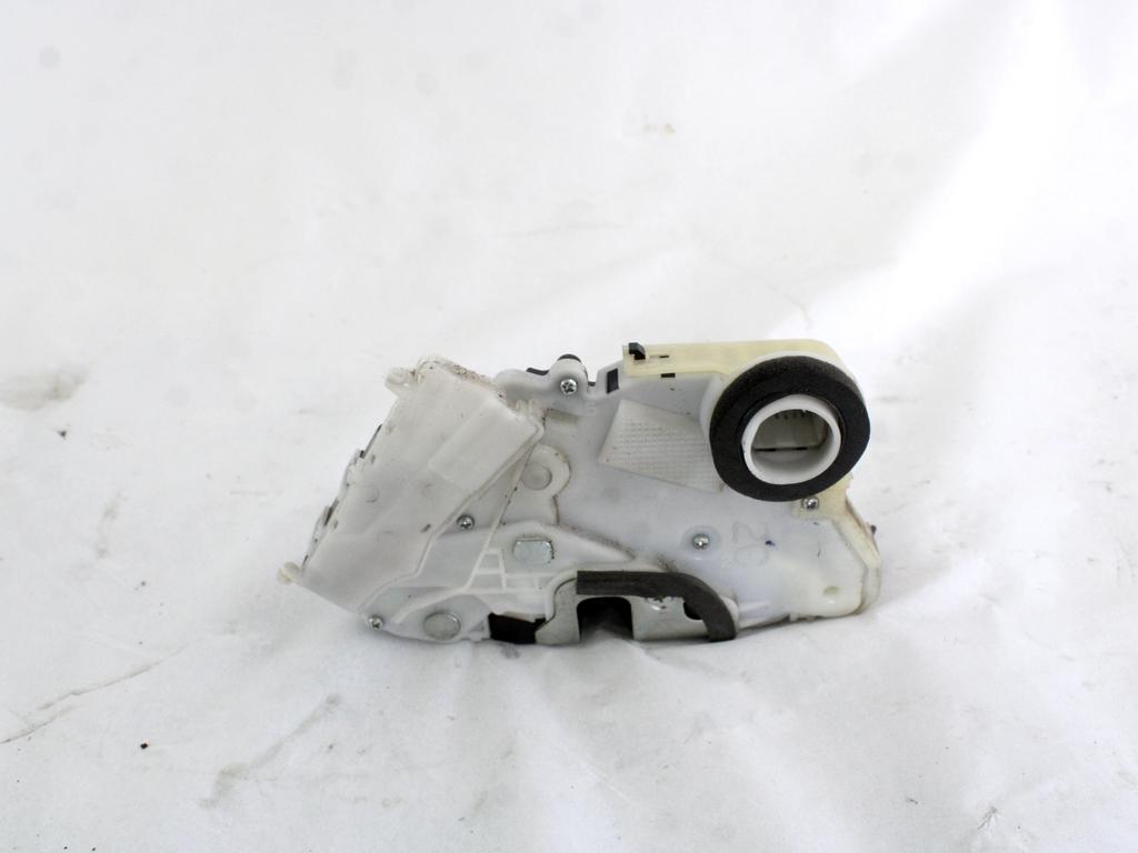 CENTRALNI ZAKLEP SPREDNJIH VRAT  OEM N. 690300D140 ORIGINAL REZERVNI DEL TOYOTA YARIS P9 MK2 R (2009 - 2011)BENZINA LETNIK 2010