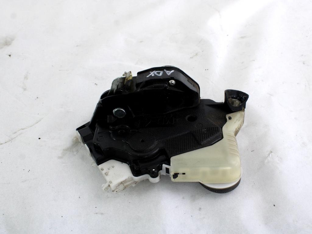 CENTRALNI ZAKLEP SPREDNJIH VRAT  OEM N. 690300D140 ORIGINAL REZERVNI DEL TOYOTA YARIS P9 MK2 R (2009 - 2011)BENZINA LETNIK 2010