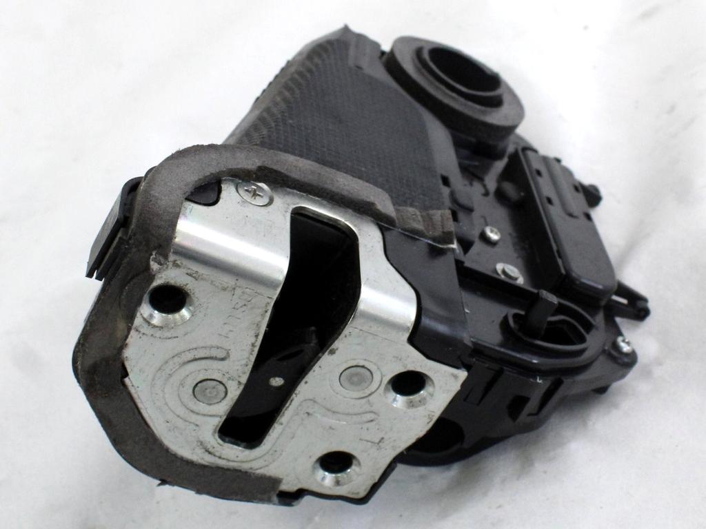 CENTRALNA KLJUCAVNICA ZADJIH LEVIH VRAT OEM N. 690600D060 ORIGINAL REZERVNI DEL TOYOTA YARIS P9 MK2 R (2009 - 2011)BENZINA LETNIK 2010