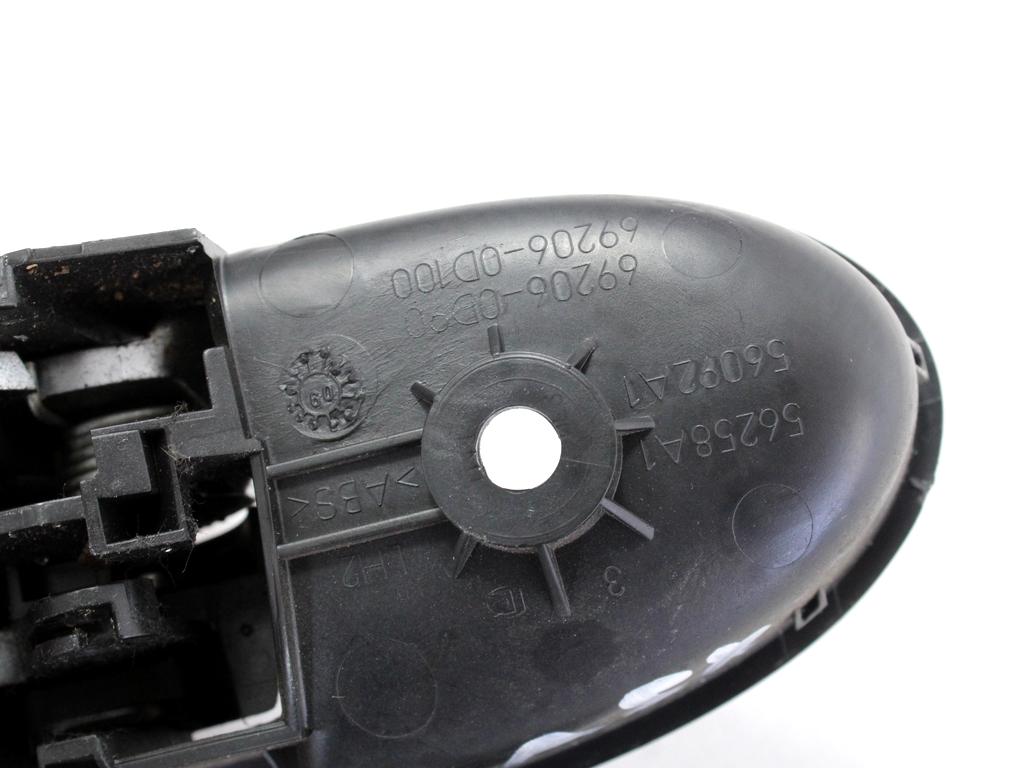 NOTRANJA KLJUKA  OEM N. 69206-0D90 ORIGINAL REZERVNI DEL TOYOTA YARIS P9 MK2 R (2009 - 2011)BENZINA LETNIK 2010