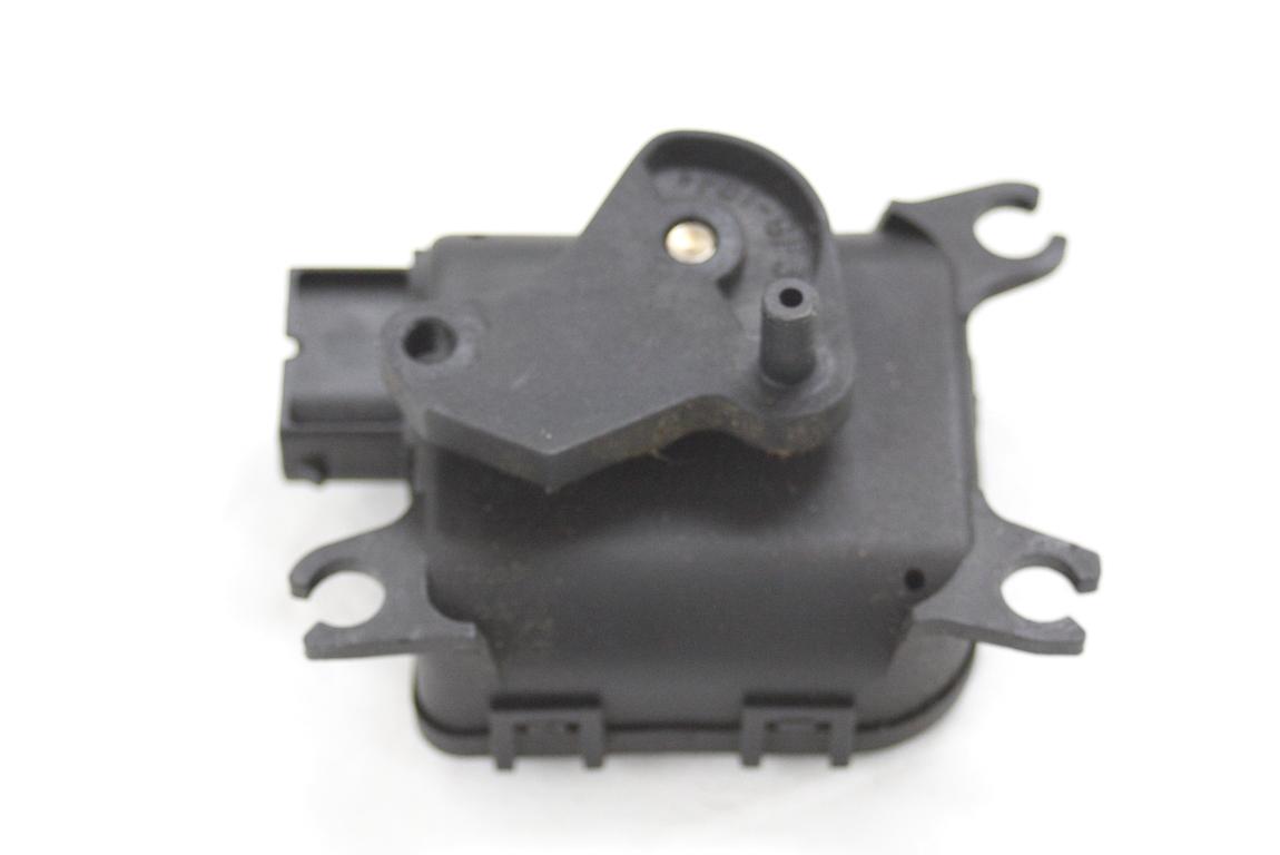 MOTORCEK OGREVANJA OEM N. 6Q1907511B ORIGINAL REZERVNI DEL AUDI A2 8Z 8Z0 (1999 - 2005)BENZINA LETNIK 2001