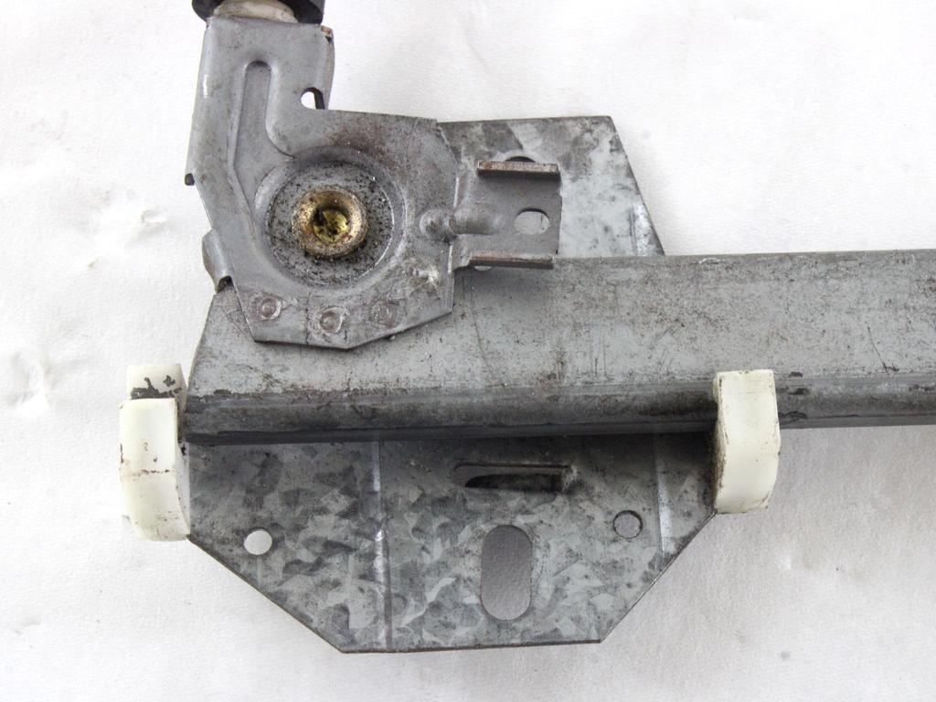 MEHANIZEM DVIGA SPREDNJIH STEKEL  OEM N. 6319 SISTEMA ALZACRISTALLO PORTA ANTERIORE ELETTRI ORIGINAL REZERVNI DEL VOLKSWAGEN TRANSPORTER T4 (1991 - 2003)DIESEL LETNIK 1992