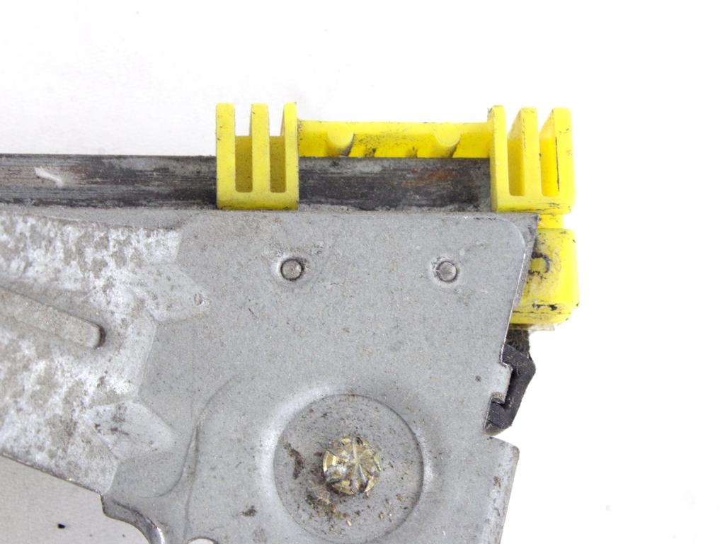 MEHANIZEM DVIGA SPREDNJIH STEKEL  OEM N. 5251 SISTEMA ALZACRISTALLO PORTA ANTERIORE ELETTRI ORIGINAL REZERVNI DEL RENAULT MEGANE MK1 BA0/1 EA0/1 LA0/1 DA0/1 KA0/1 (1995 -2003)BENZINA LETNIK 1996