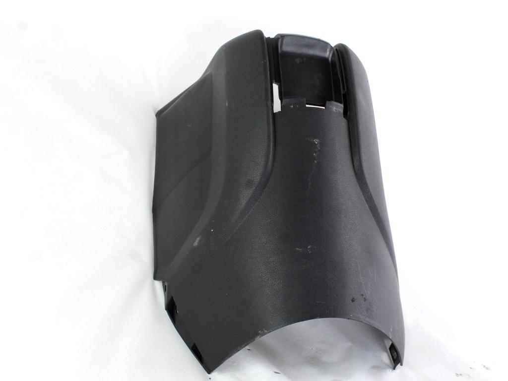 PLASTIKA MED SEDEZI BREZ NASLONJALA ROK OEM N. 9811128977 ORIGINAL REZERVNI DEL CITROEN BERLINGO MK2 (2008 -2018) DIESEL LETNIK 2016