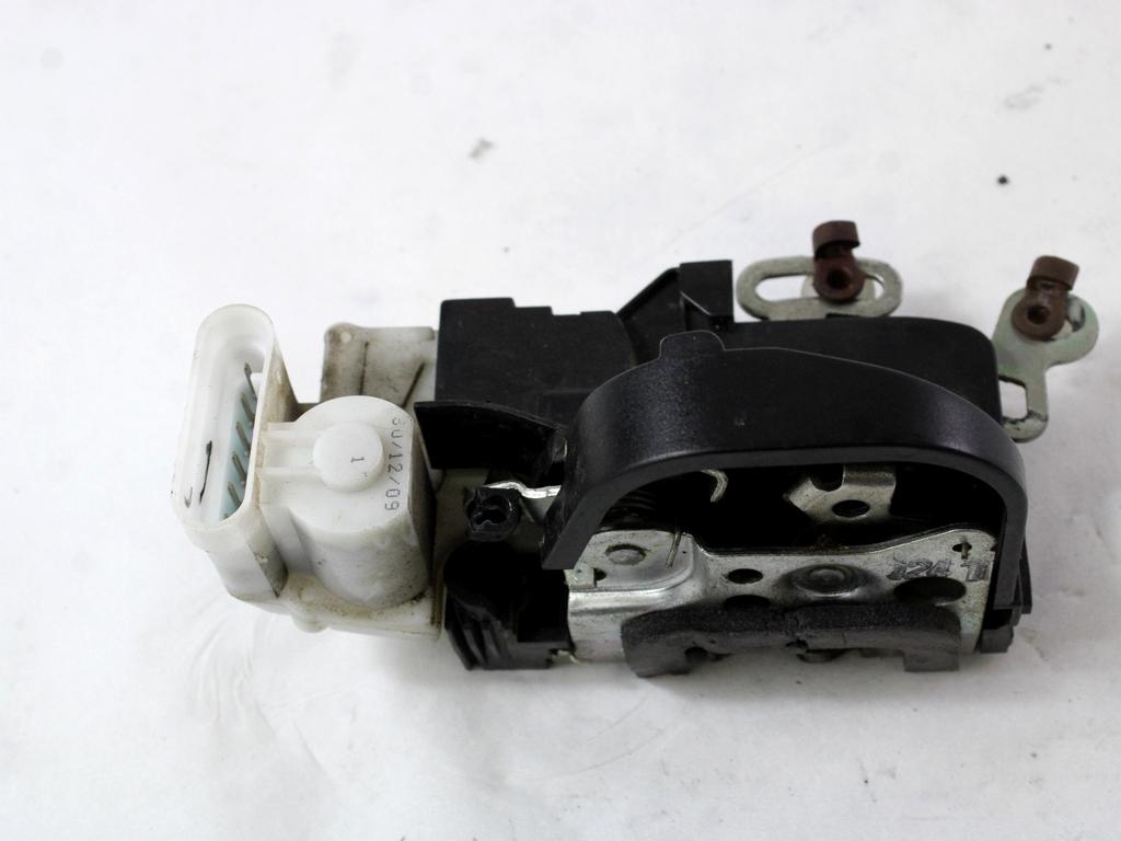 CENTRALNI ZAKLEP SPREDNJIH VRAT  OEM N. 46800415 ORIGINAL REZERVNI DEL ALFA ROMEO 147 937 R (2005 - 2010) BENZINA LETNIK 2010