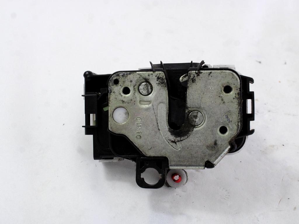 CENTRALNI ZAKLEP SPREDNJIH VRAT  OEM N. 51827594 ORIGINAL REZERVNI DEL FIAT 500 CINQUECENTO 312 MK3 (2007 - 2015) BENZINA LETNIK 2010