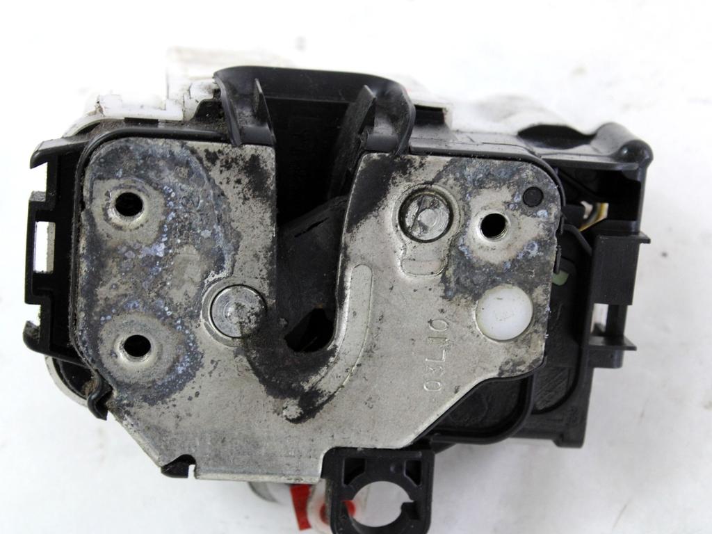 CENTRALNO ZAKLEPANJE PREDNIH LEVIH VRAT OEM N. 51827414 ORIGINAL REZERVNI DEL FIAT 500 CINQUECENTO 312 MK3 (2007 - 2015) BENZINA LETNIK 2010