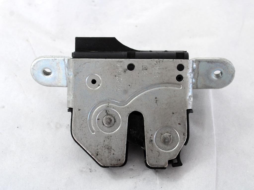 ZAKLEPANJE PRTLJA?NIH VRAT  OEM N. 55701971 ORIGINAL REZERVNI DEL FIAT 500 CINQUECENTO 312 MK3 (2007 - 2015) BENZINA LETNIK 2010