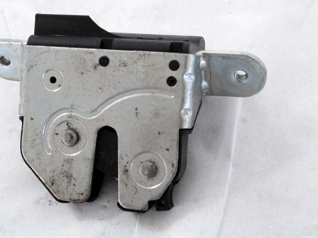 ZAKLEPANJE PRTLJA?NIH VRAT  OEM N. 55701971 ORIGINAL REZERVNI DEL FIAT 500 CINQUECENTO 312 MK3 (2007 - 2015) BENZINA LETNIK 2010