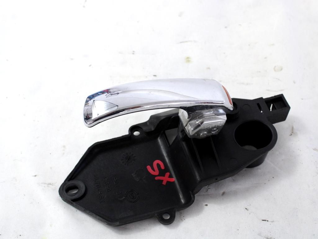 NOTRANJA KLJUKA  OEM N. 71749973 ORIGINAL REZERVNI DEL FIAT 500 CINQUECENTO 312 MK3 (2007 - 2015) BENZINA LETNIK 2010