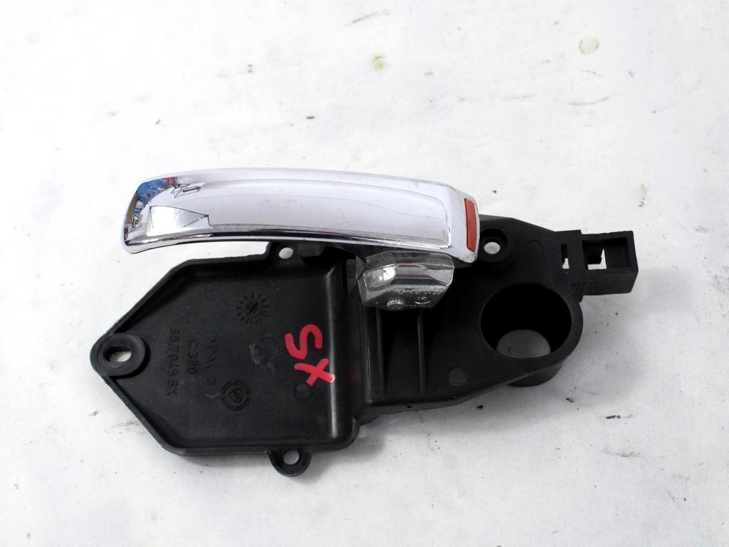 NOTRANJA KLJUKA  OEM N. 71749973 ORIGINAL REZERVNI DEL FIAT 500 CINQUECENTO 312 MK3 (2007 - 2015) BENZINA LETNIK 2010