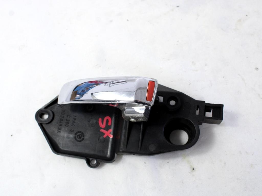 NOTRANJA KLJUKA  OEM N. 71749973 ORIGINAL REZERVNI DEL FIAT 500 CINQUECENTO 312 MK3 (2007 - 2015) BENZINA LETNIK 2010