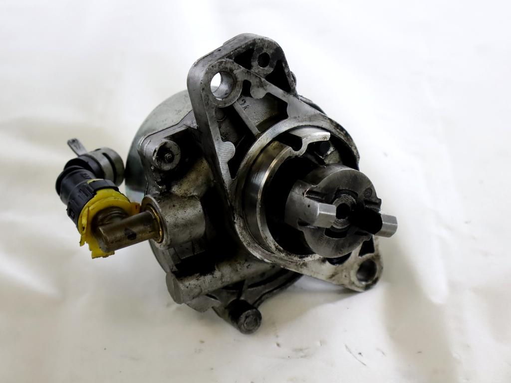 VAKUUM CRPALKA OEM N. 73501167 ORIGINAL REZERVNI DEL SUZUKI SPLASH EX (03-2008/05-2012)DIESEL LETNIK 2009