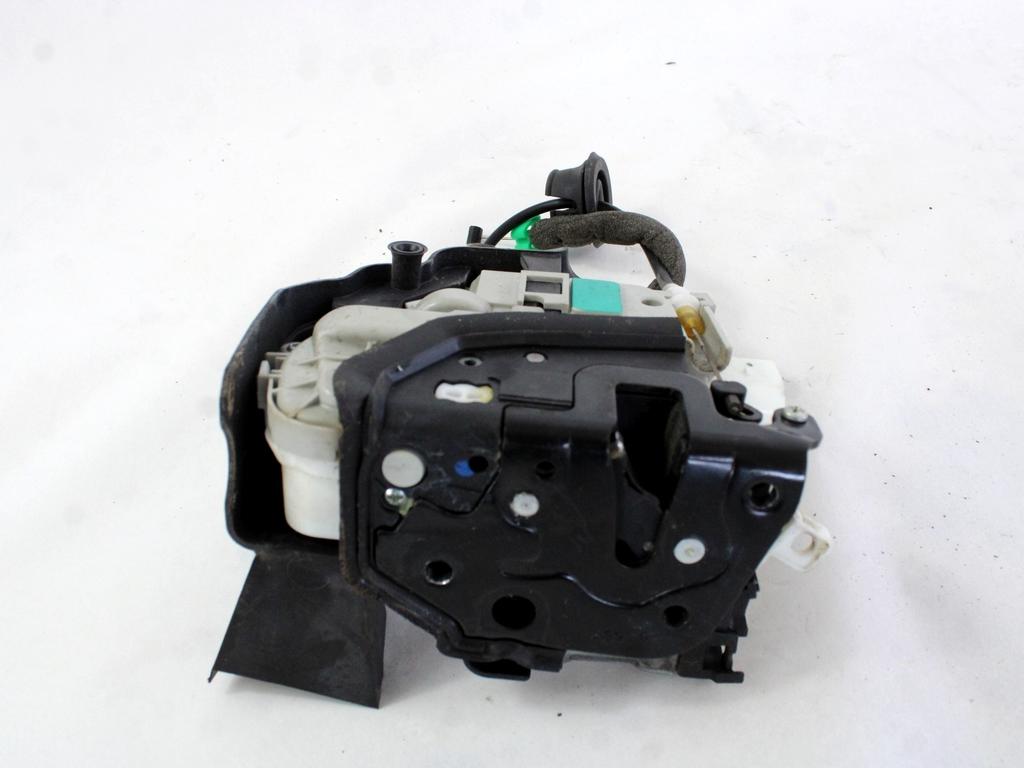 CENTRALNO ZAKLEPANJE PREDNIH LEVIH VRAT OEM N. 8X1837015B ORIGINAL REZERVNI DEL AUDI A4 B9 BER/SW/ALLROAD (2015 - 2019)DIESEL LETNIK 2016