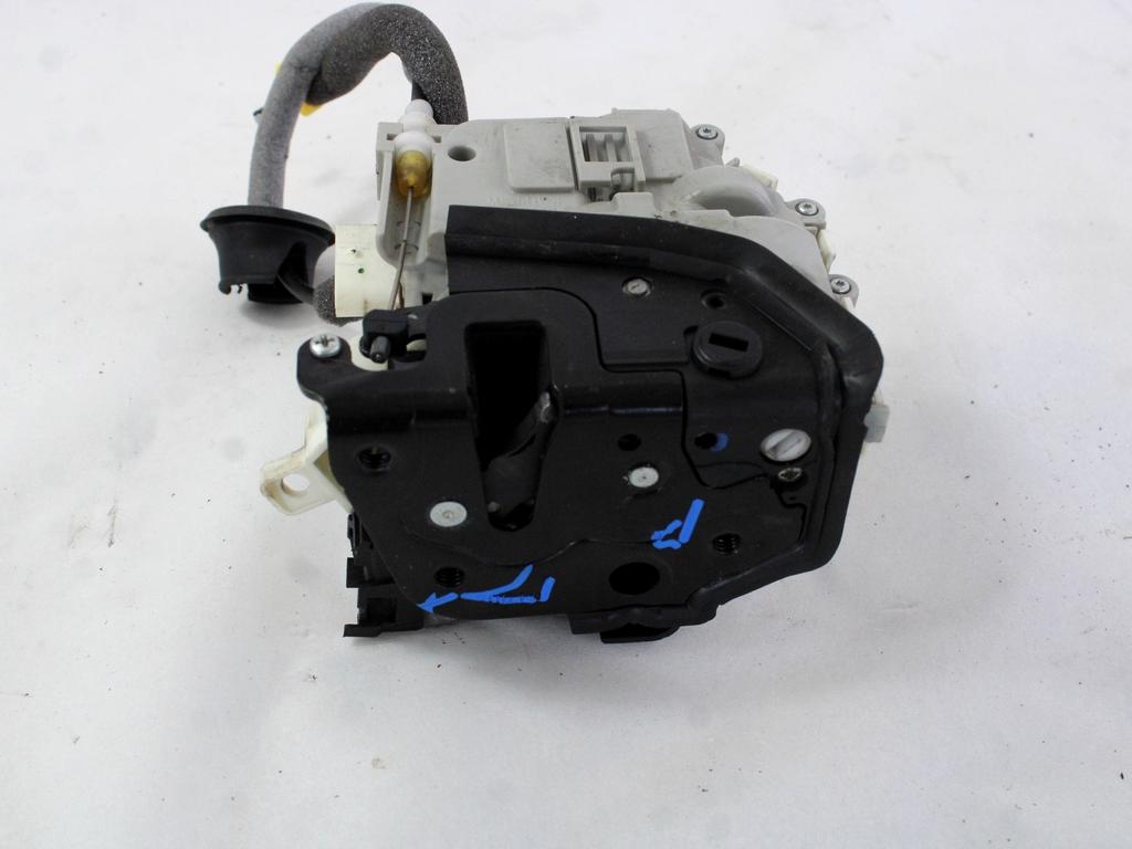 CENTRALNO ZAKLEPANJE ZADNJIH DESNIH VRAT OEM N. 8X0839016E ORIGINAL REZERVNI DEL AUDI A4 B9 BER/SW/ALLROAD (2015 - 2019)DIESEL LETNIK 2016