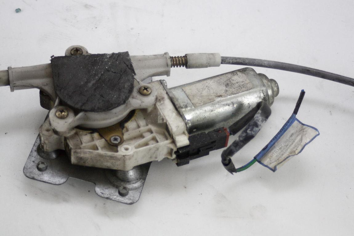 MEHANIZEM DVIGA SPREDNJIH STEKEL  OEM N. 9326 SISTEMA ALZACRISTALLO PORTA ANTERIORE ELETTRI ORIGINAL REZERVNI DEL NISSAN VANETTE CARGO HC23 (1994 - 2001)DIESEL LETNIK 1997