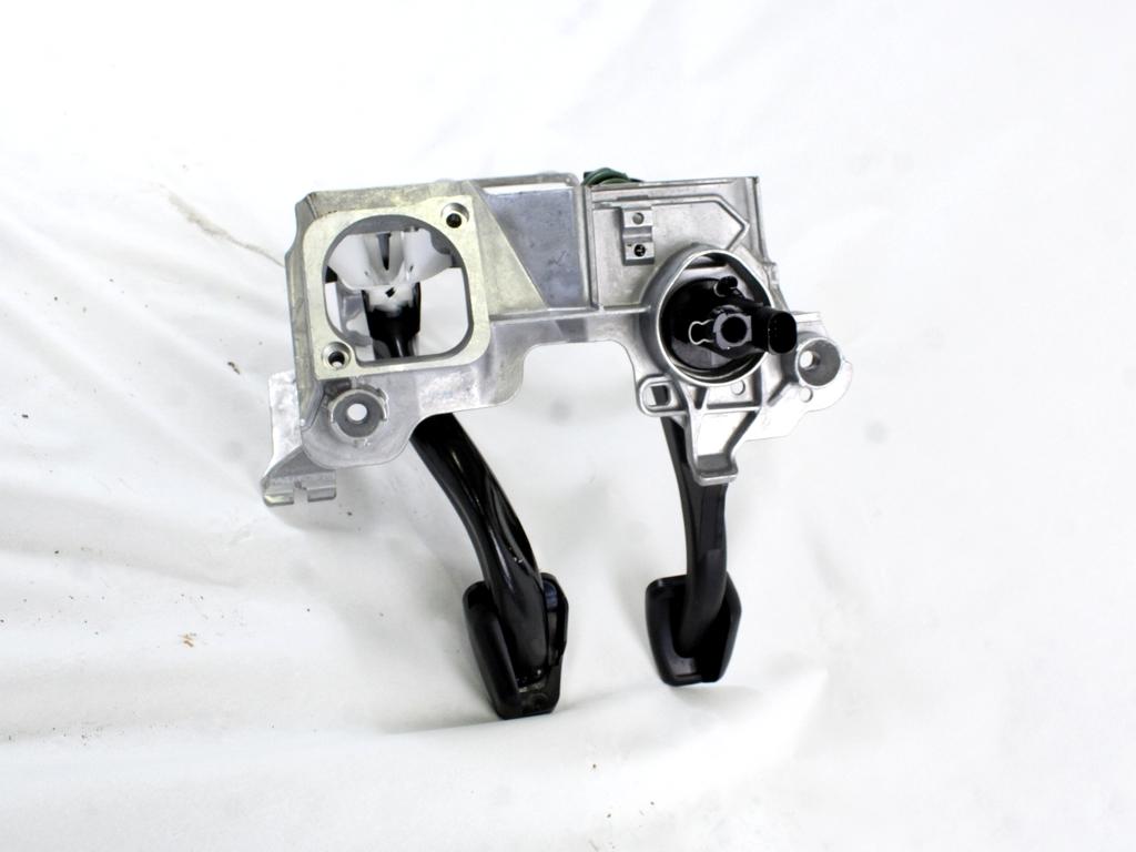 PEDALI OEM N. 8W1721140 ORIGINAL REZERVNI DEL AUDI A4 B9 BER/SW/ALLROAD (2015 - 2019)DIESEL LETNIK 2016