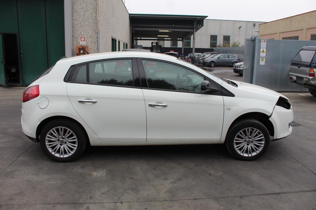 FIAT BRAVO 1.6 D 88KW 6M 5P (2013) RICAMBI IN MAGAZZINO