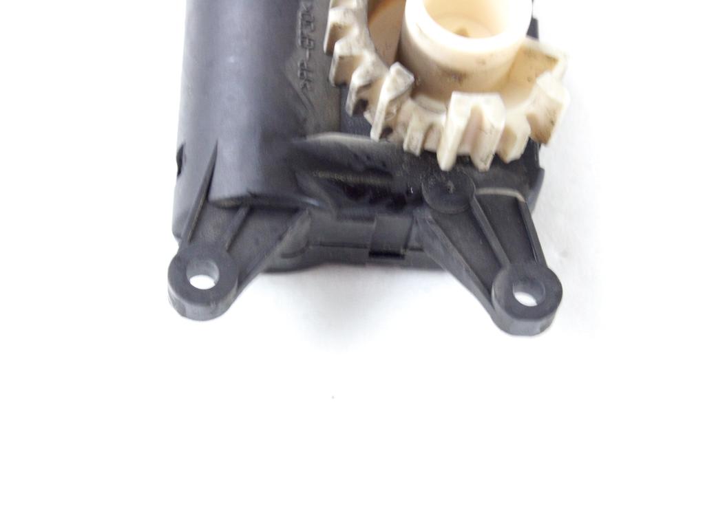 MOTORCEK OGREVANJA OEM N. 1K0907511D ORIGINAL REZERVNI DEL VOLKSWAGEN GOLF V 1K1 1K5 MK5 BER/SW (02/2004-11/2008) DIESEL LETNIK 2004