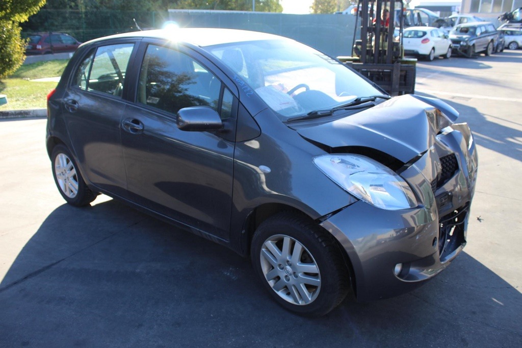 TOYOTA YARIS 1.3 B 64KW 5M 5P (2008) RICAMBI IN MAGAZZINO