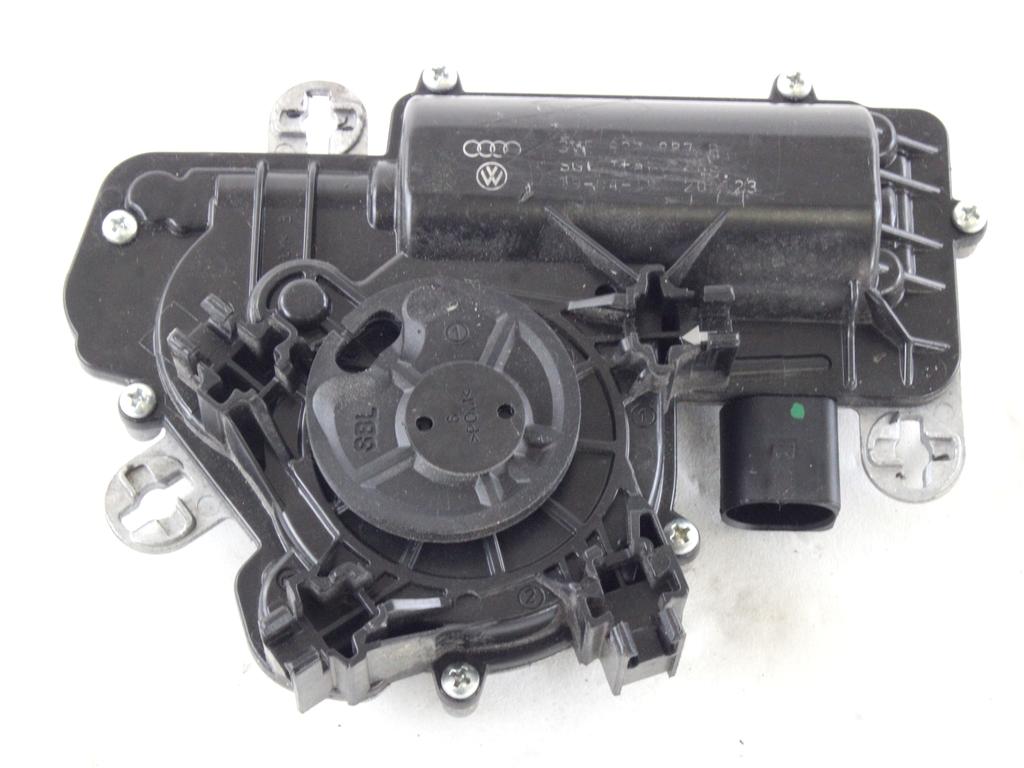 ZAKLEPANJE PRTLJA?NIH VRAT  OEM N. 3V5827887B ORIGINAL REZERVNI DEL AUDI A4 B9 BER/SW/ALLROAD (2015 - 2019)DIESEL LETNIK 2019