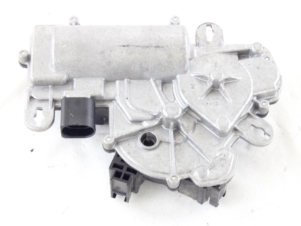 ZAKLEPANJE PRTLJA?NIH VRAT  OEM N. 3V5827887B ORIGINAL REZERVNI DEL AUDI A4 B9 BER/SW/ALLROAD (2015 - 2019)DIESEL LETNIK 2019