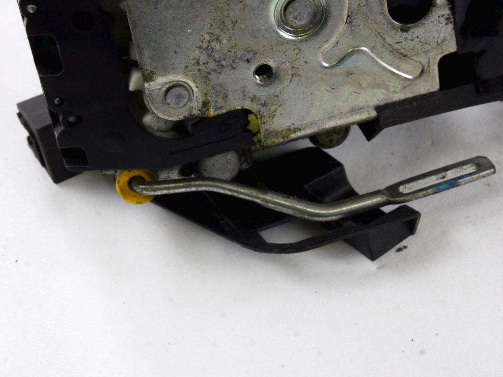 CENTRALNO ZAKLEPANJE ZADNJIH DESNIH VRAT OEM N. 1457424 ORIGINAL REZERVNI DEL FORD FIESTA JH JD MK5 R (2005 - 2008) DIESEL LETNIK 2007