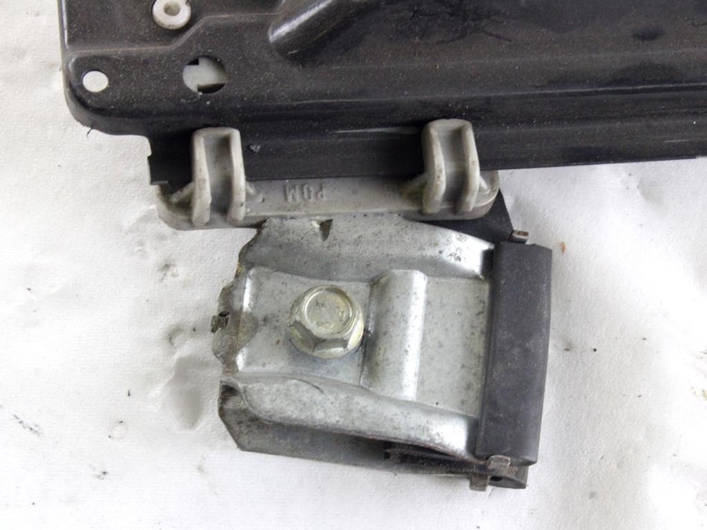 MEHANIZEM DVIGA SPREDNJIH STEKEL  OEM N. 15810 SISTEMA ALZACRISTALLO PORTA ANTERIORE ELETTR ORIGINAL REZERVNI DEL FORD FOCUS DAW DBW DNW MK1 BER/SW (1998-2001)DIESEL LETNIK 2001