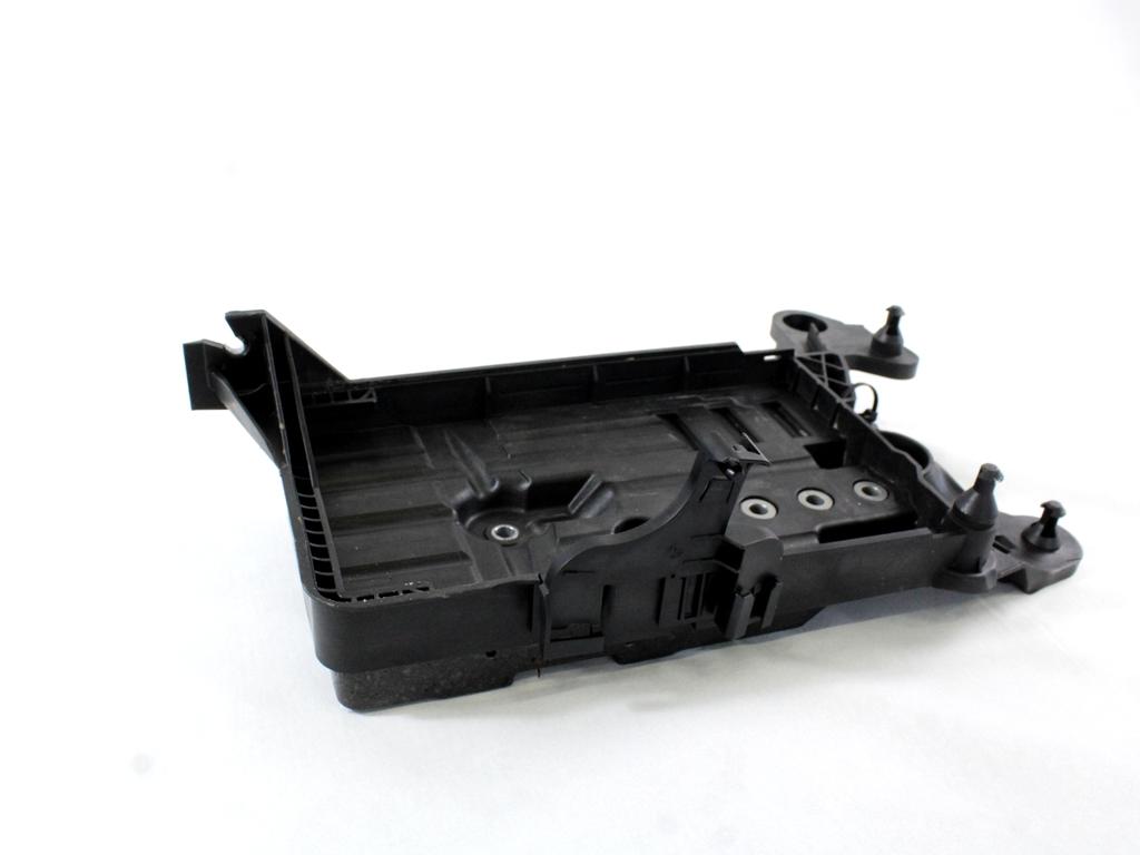 5Q0915331K SUPPORTO BATTERIA AUDI A3 35TDI 2.0 D 110KW AUT 5P (2018) RICAMBIO USATO 5Q0915321J