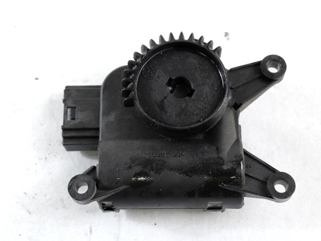 MOTORCEK OGREVANJA OEM N. 132801357 ORIGINAL REZERVNI DEL VOLKSWAGEN POLO 9N R (2005 - 10/2009) DIESEL LETNIK 2007