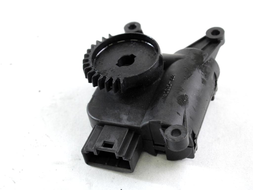 MOTORCEK OGREVANJA OEM N. 132801357 ORIGINAL REZERVNI DEL VOLKSWAGEN POLO 9N R (2005 - 10/2009) DIESEL LETNIK 2007