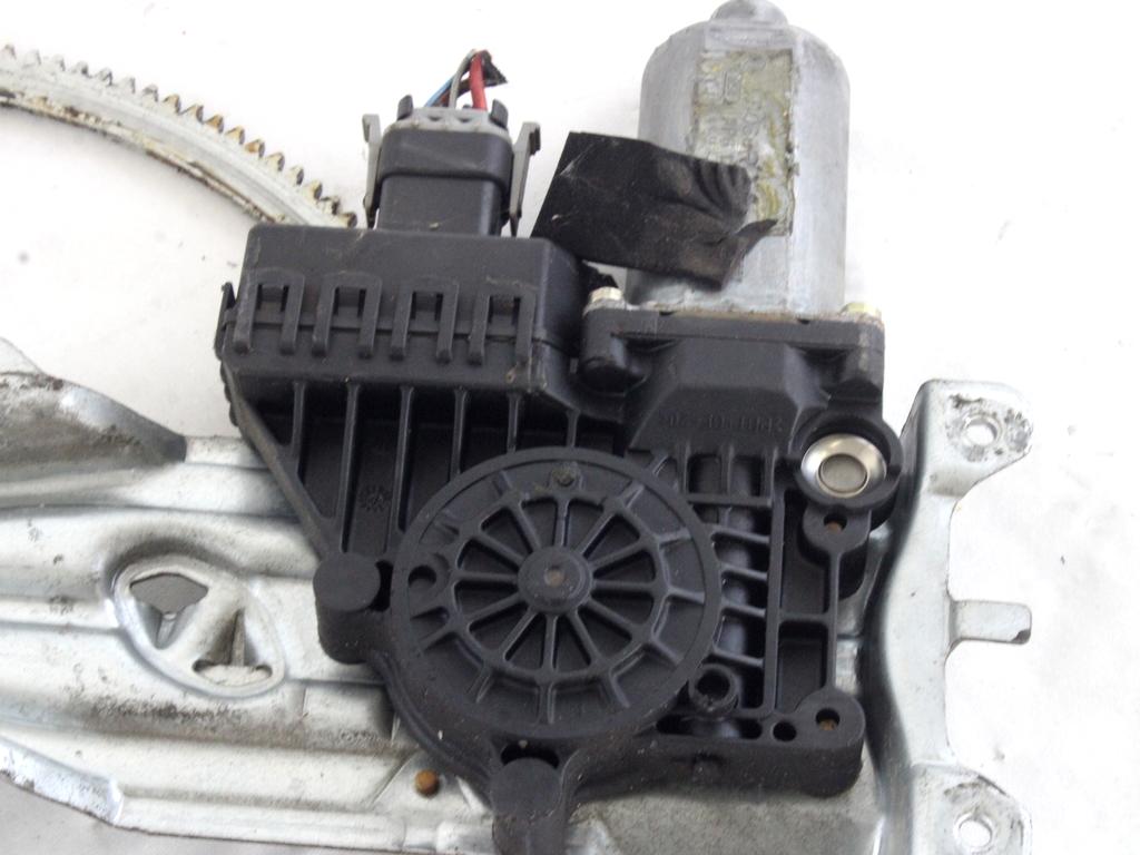 MEHANIZEM DVIGA SPREDNJIH STEKEL  OEM N. 15333 SISTEMA ALZACRISTALLO PORTA ANTERIORE ELETTR ORIGINAL REZERVNI DEL OPEL ZAFIRA A T98 (1999 - 2005) DIESEL LETNIK 2002