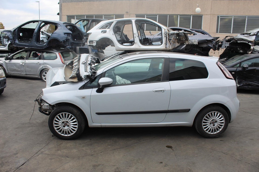 FIAT PUNTO EVO 1.3 D 66KW 5M 3P (2009) RICAMBI IN MAGAZZINO