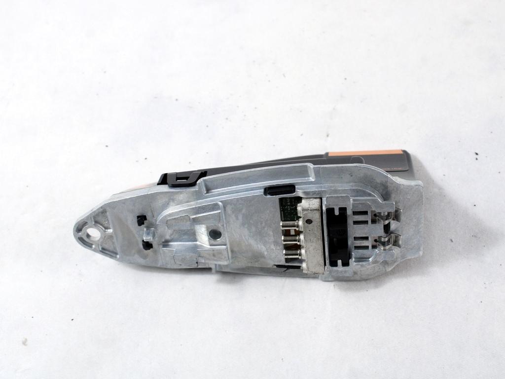 ANTENA ZA NAVIGACIJO / GPS OEM N. 65206826326 ORIGINAL REZERVNI DEL BMW SERIE 1 BERLINA F40 (DAL 2019)DIESEL LETNIK 2022