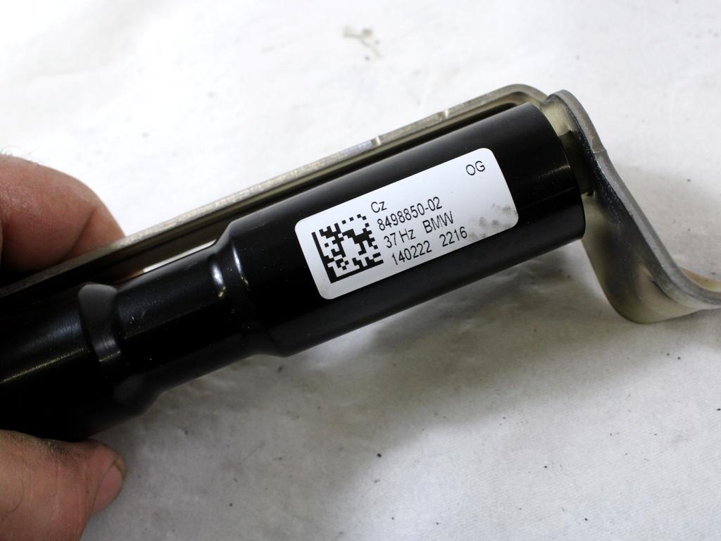 ZAKLEPANJE PRTLJA?NIH VRAT  OEM N. 8498850 ORIGINAL REZERVNI DEL BMW SERIE 1 BERLINA F40 (DAL 2019)DIESEL LETNIK 2022