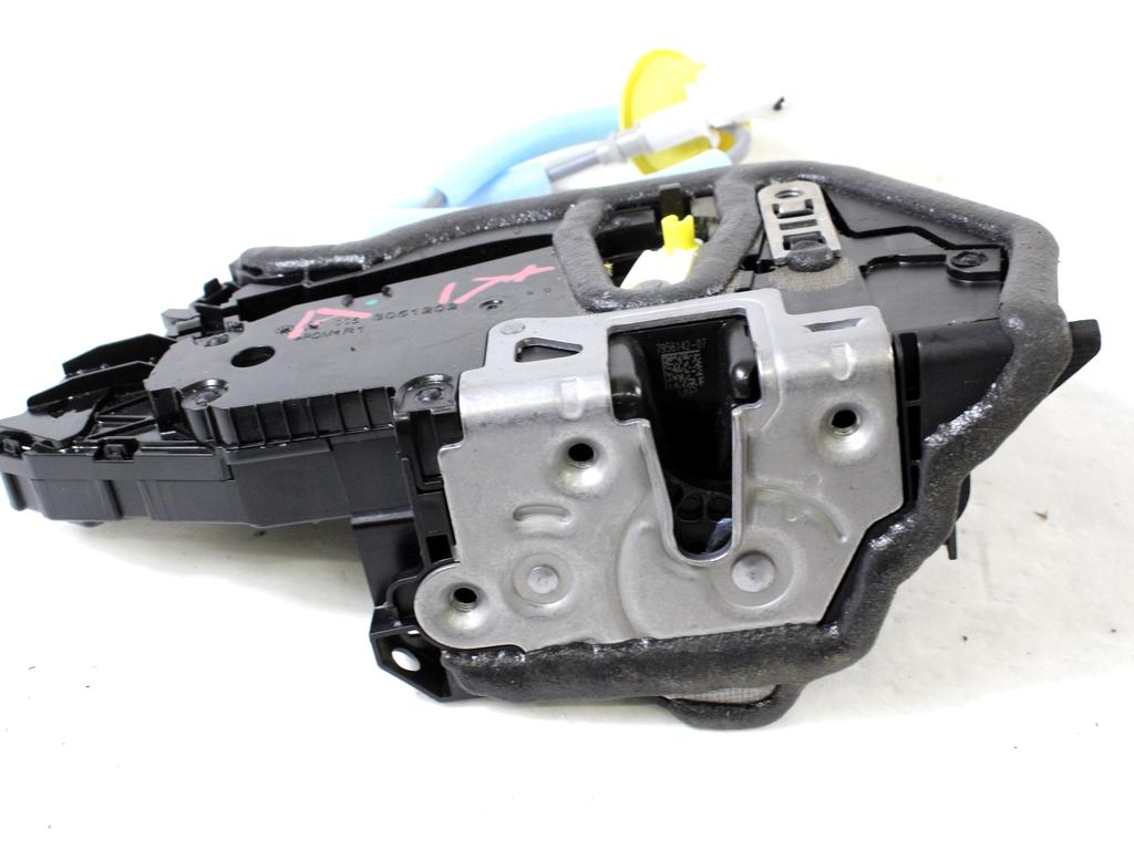 CENTRALNI ZAKLEP SPREDNJIH VRAT  OEM N. 7956142 ORIGINAL REZERVNI DEL BMW SERIE 1 BERLINA F40 (DAL 2019)DIESEL LETNIK 2022