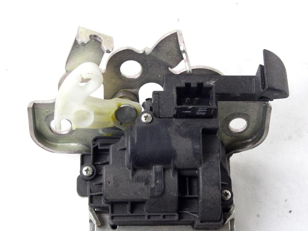 ZAKLEPANJE PRTLJA?NIH VRAT  OEM N. 8K9827505A ORIGINAL REZERVNI DEL AUDI A5 8T R COUPE/5P  (08/2011 - 06/2016) DIESEL LETNIK 2012