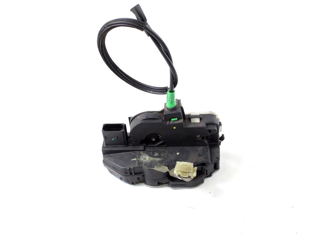 CENTRALNO ZAKLEPANJE ZADNJIH DESNIH VRAT OEM N. 13579566 ORIGINAL REZERVNI DEL OPEL ASTRA J P10 5P/3P/SW (2010 - 2015) DIESEL LETNIK 2011