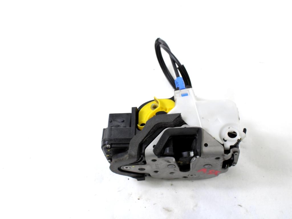 CENTRALNO ZAKLEPANJE PREDNIH LEVIH VRAT OEM N. 13579522 ORIGINAL REZERVNI DEL OPEL ASTRA J P10 5P/3P/SW (2010 - 2015) DIESEL LETNIK 2011