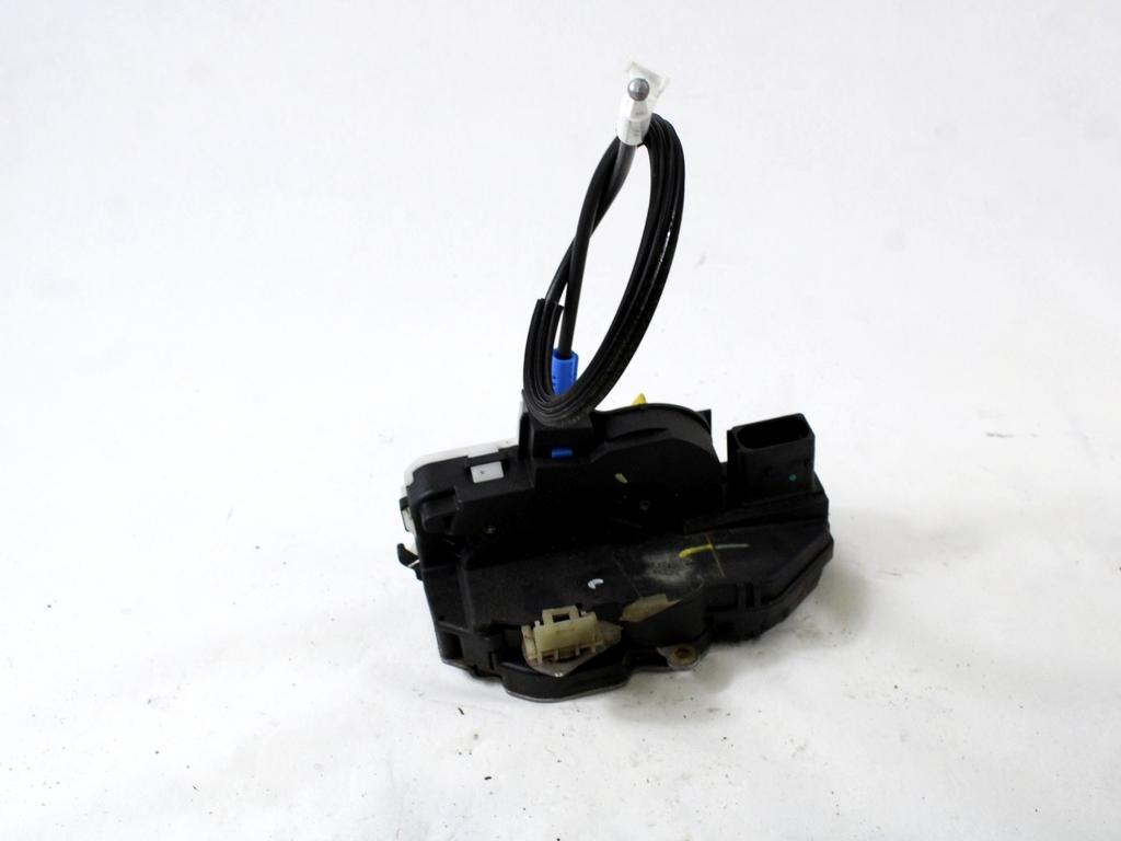 CENTRALNO ZAKLEPANJE PREDNIH LEVIH VRAT OEM N. 13579522 ORIGINAL REZERVNI DEL OPEL ASTRA J P10 5P/3P/SW (2010 - 2015) DIESEL LETNIK 2011