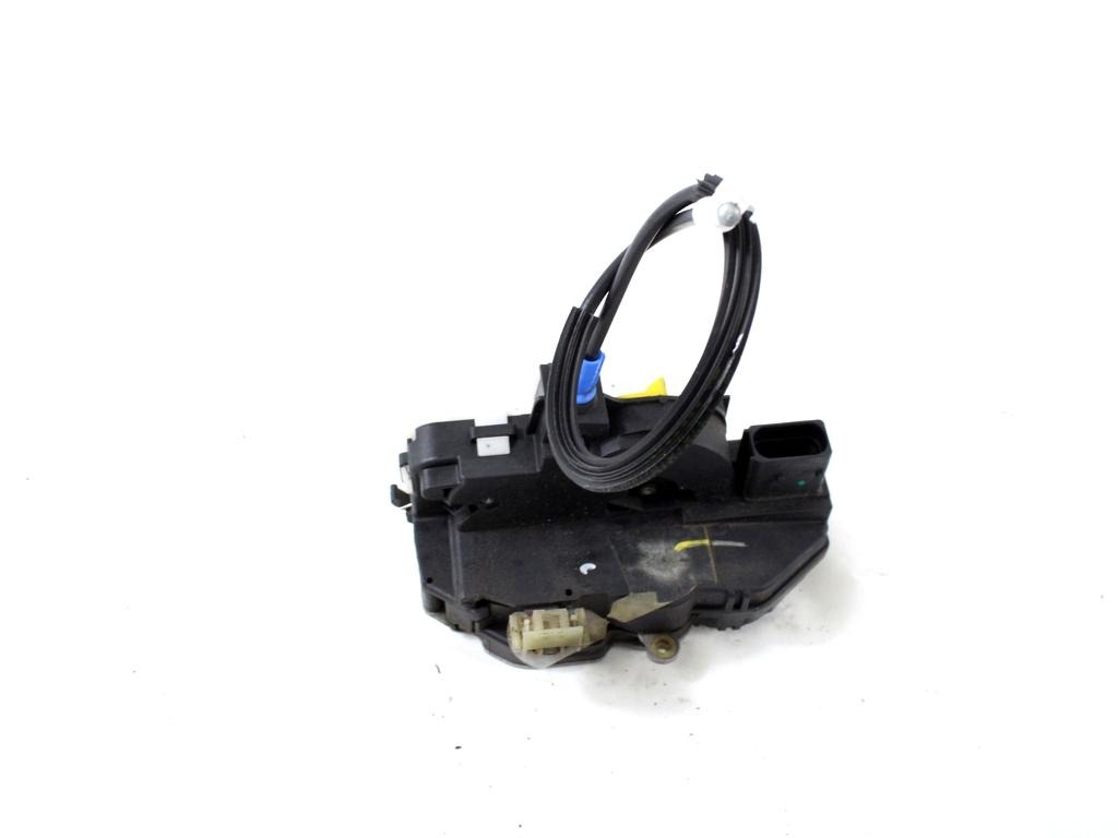 CENTRALNO ZAKLEPANJE PREDNIH LEVIH VRAT OEM N. 13579522 ORIGINAL REZERVNI DEL OPEL ASTRA J P10 5P/3P/SW (2010 - 2015) DIESEL LETNIK 2011