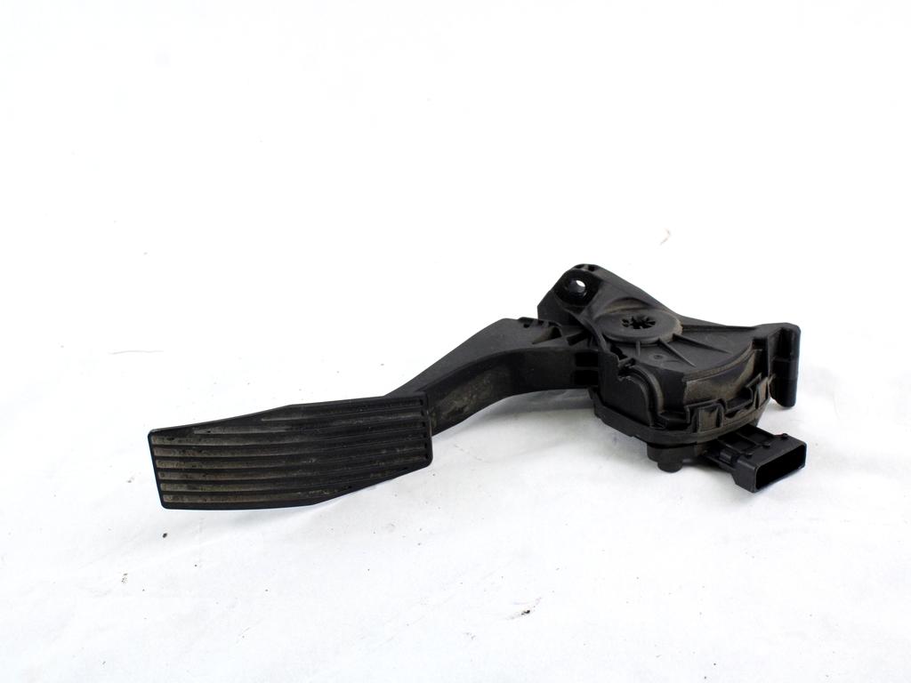 PEDALI OEM N. 13252702 ORIGINAL REZERVNI DEL OPEL ASTRA J P10 5P/3P/SW (2010 - 2015) DIESEL LETNIK 2011