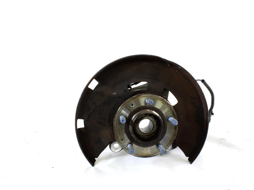 VRTLJIVI LEZAJ DESNO / PESTO KOLESA Z LEZAJEM SPREDAJ OEM N. 13319483 ORIGINAL REZERVNI DEL OPEL ASTRA J P10 5P/3P/SW (2010 - 2015) DIESEL LETNIK 2011