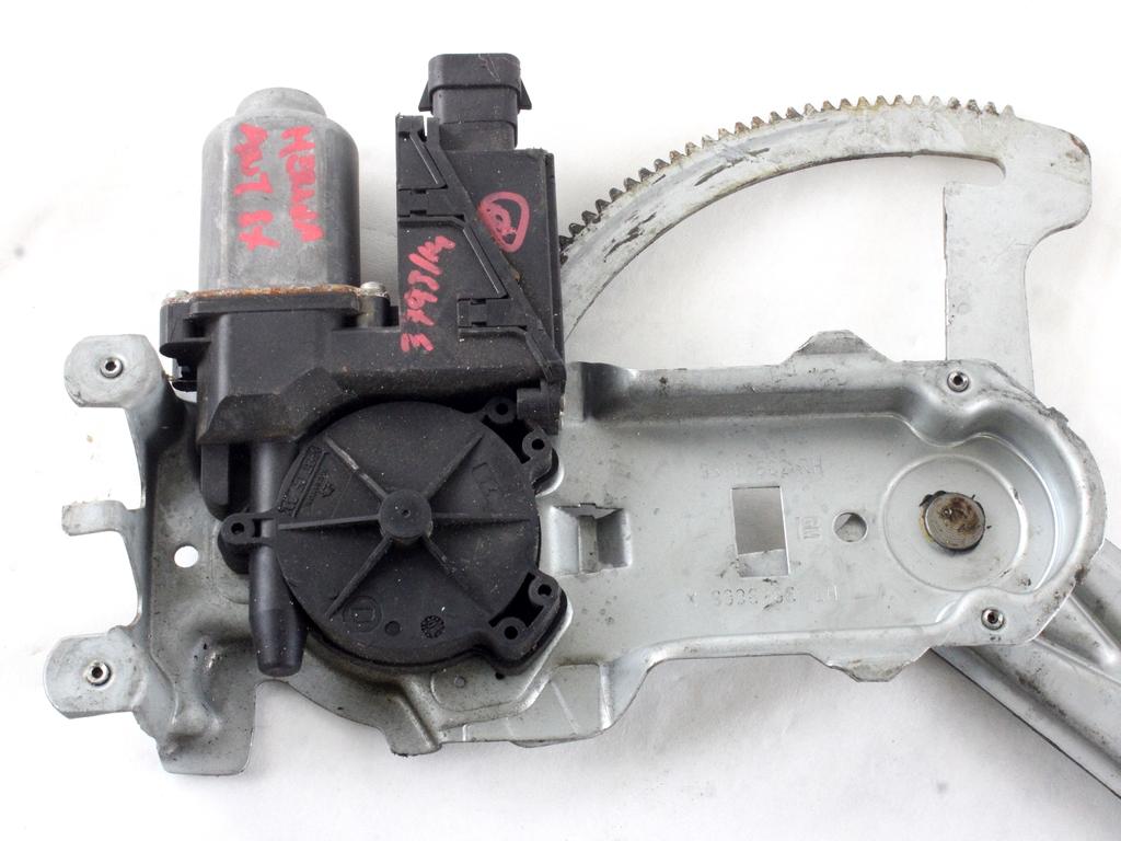 MEHANIZEM DVIGA SPREDNJIH STEKEL  OEM N. 17205 SISTEMA ALZACRISTALLO PORTA ANTERIORE ELETTR ORIGINAL REZERVNI DEL OPEL MERIVA A X03 (2003 - 2006) DIESEL LETNIK 2004