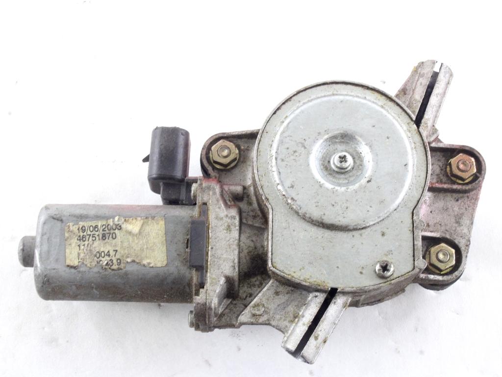 DVIZNI MEHANIZEM SPREDNIH STEKEL  OEM N. 18392 MOTORINO ALZACRISTALLO PORTA ANTERIORE ORIGINAL REZERVNI DEL ALFA ROMEO 147 937 R (2005 - 2010) DIESEL LETNIK 2008