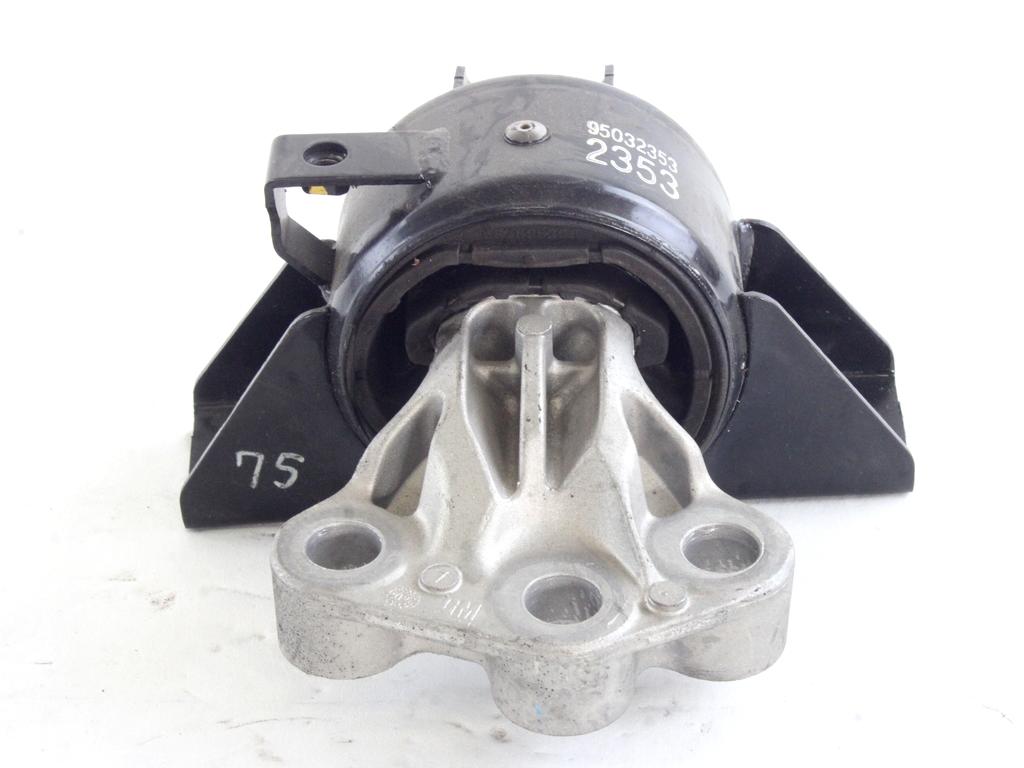 NOSILCI MOTORJA/DRUGO OEM N. 95032353 ORIGINAL REZERVNI DEL CHEVROLET AVEO MK2 T300 (2011 - 2015)  LETNIK 2012