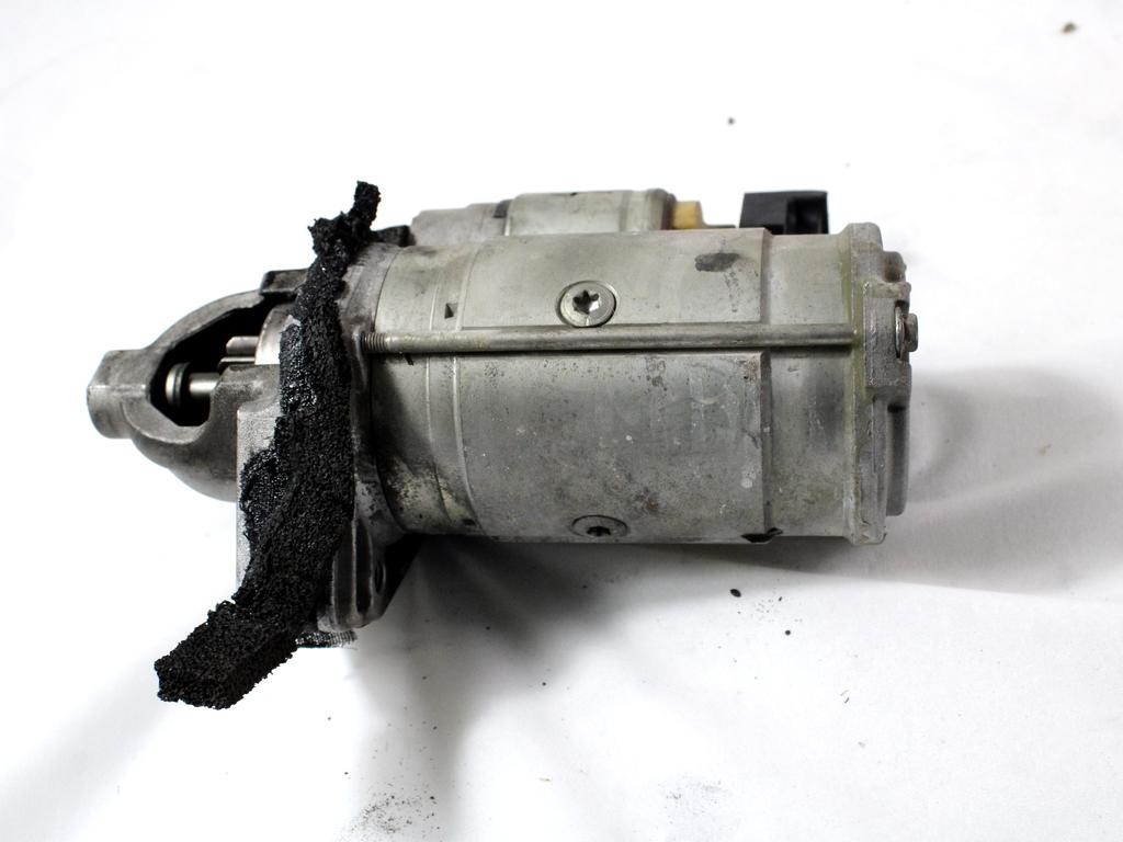 ZAGANJAC MOTORJA  OEM N. 233001BY0A ORIGINAL REZERVNI DEL INFINITI QX70 S51 (2013-2017)DIESEL LETNIK 2015