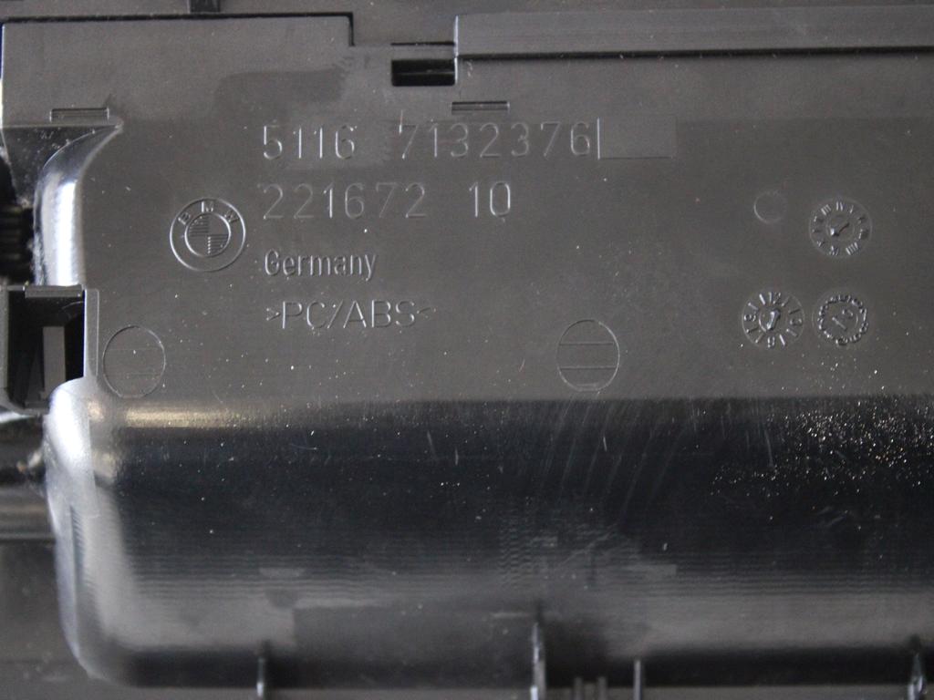 PREDAL ZA DOKUMENTE OEM N. 51167132376 ORIGINAL REZERVNI DEL BMW SERIE 3 BER/SW/COUPE/CABRIO E90/E91/E92/E93 (2005 -2009) DIESEL LETNIK 2007