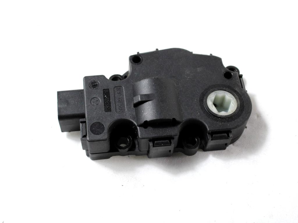 MOTORCEK OGREVANJA OEM N. CZ113930-0711 ORIGINAL REZERVNI DEL BMW SERIE 3 BER/SW/COUPE/CABRIO E90/E91/E92/E93 (2005 -2009) DIESEL LETNIK 2007