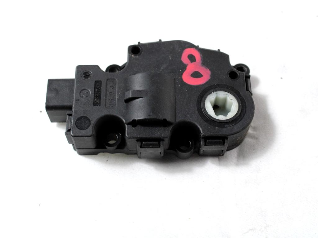 MOTORCEK OGREVANJA OEM N. CZ113930-0711 ORIGINAL REZERVNI DEL BMW SERIE 3 BER/SW/COUPE/CABRIO E90/E91/E92/E93 (2005 -2009) DIESEL LETNIK 2007